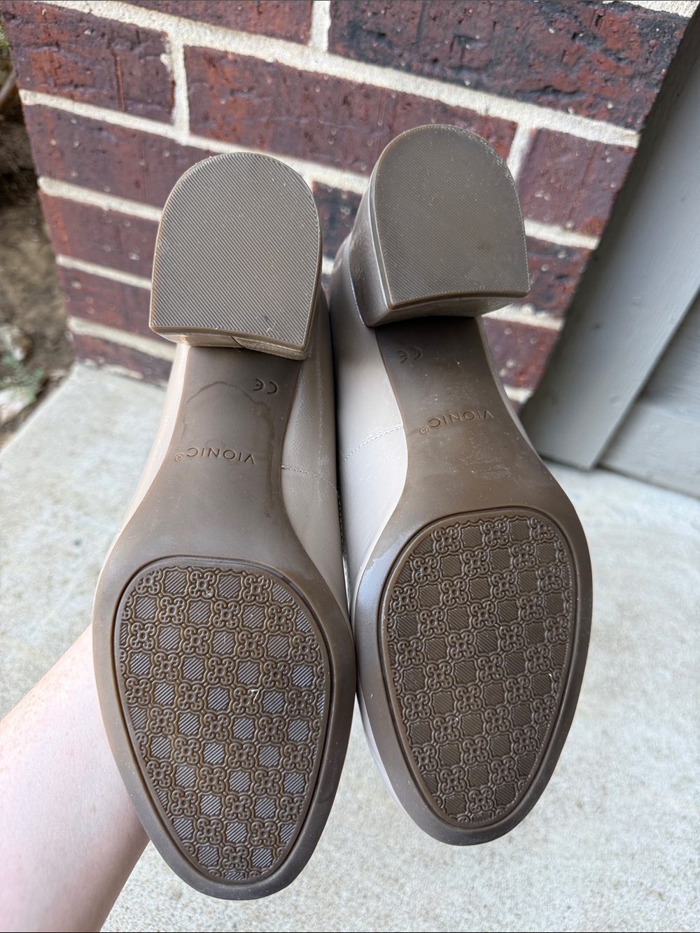 Vionic Carmel Patent Block Heel Pumps in Taupe - Picture 8 of 9